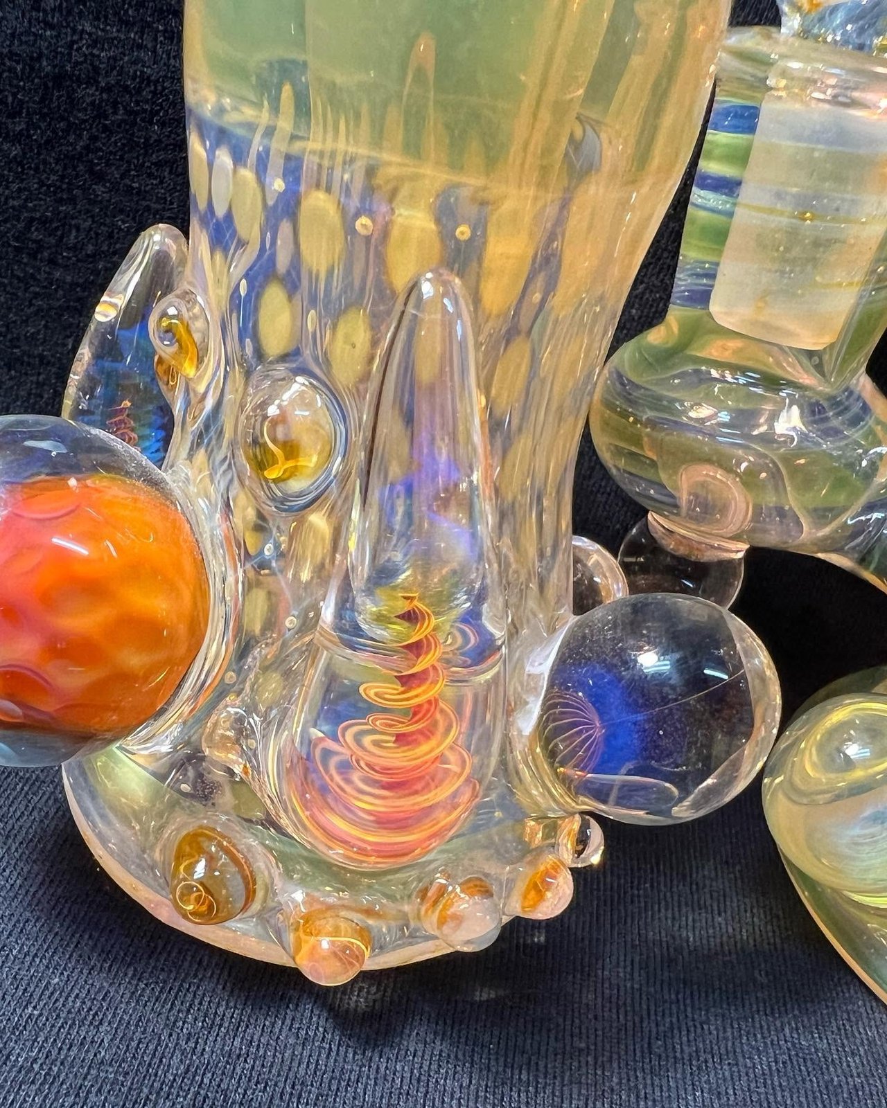Spiral work inside a glass piece